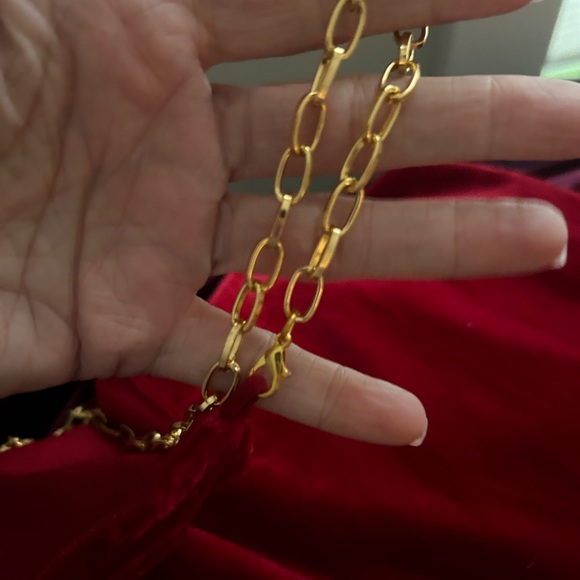 Gorgeous Red Velvet Cocktail Dress - Picture 3 of 3